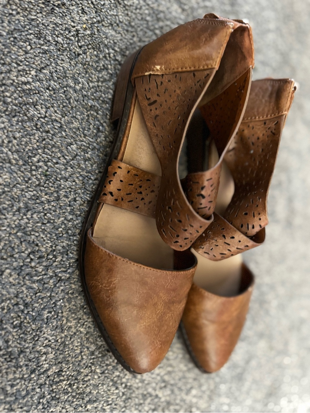 Women's Brown Pointed-Toe Cutout Flats